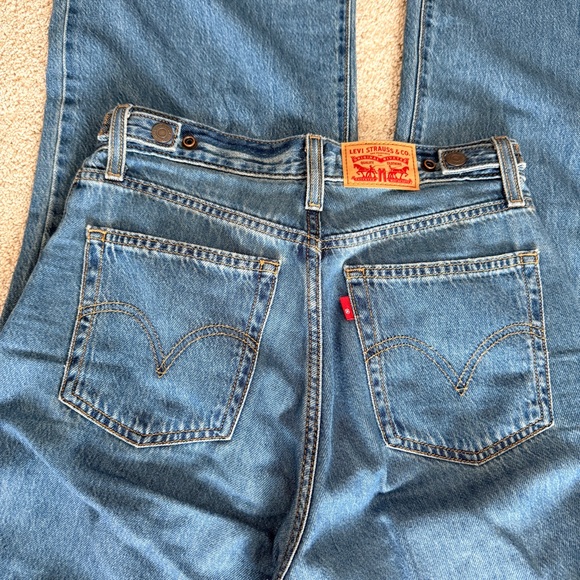Levi's Denim - LEVIS | VIRAL CLENCH WAIST BAGGY JEANS ♥️